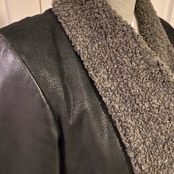 Danier Genuine Leather Jacket - Picture 4 of 7